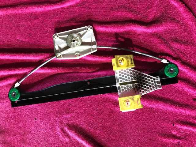 bontott AUDI A3 Jobb hátsó Ablakemelő Szerkezet (Elektromos)