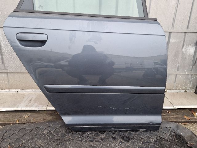 bontott AUDI A3 Jobb hátsó Ajtó (Részeivel)