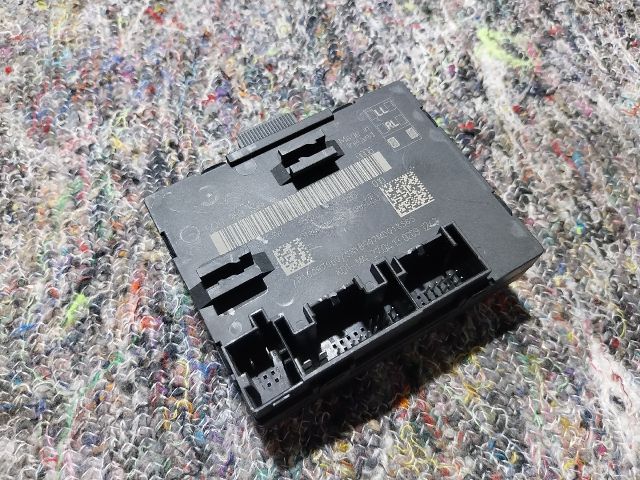 bontott AUDI A3 Jobb hátsó Ajtó Vezérlőegység