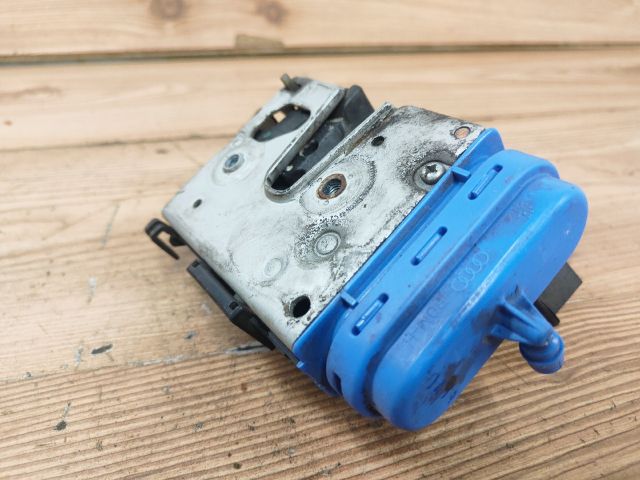 bontott AUDI A3 Jobb hátsó Ajtózár