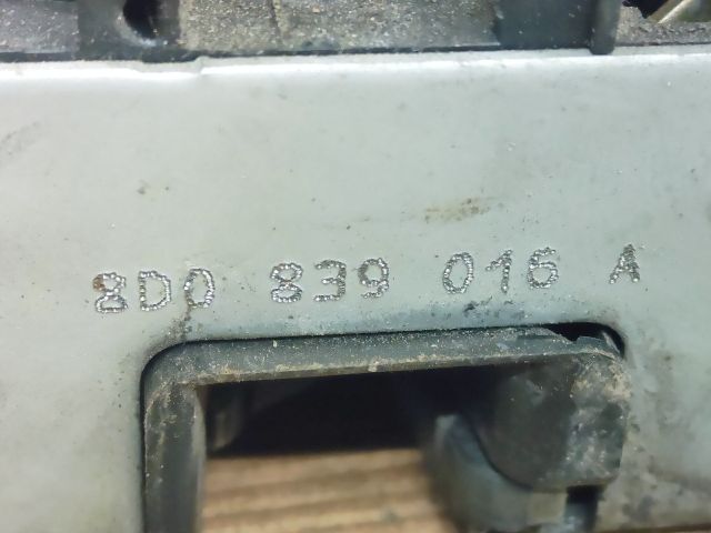 bontott AUDI A3 Jobb hátsó Ajtózár