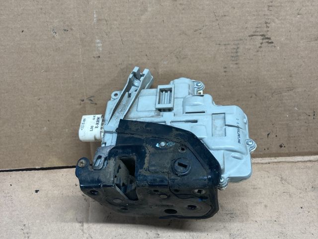 bontott AUDI A3 Jobb hátsó Ajtózár