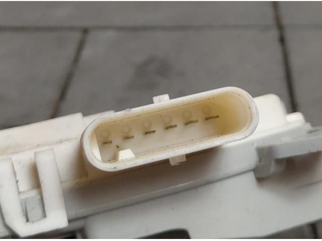 bontott AUDI A3 Jobb hátsó Ajtózár