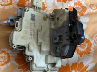 bontott AUDI A3 Jobb hátsó Ajtózár