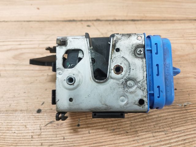 bontott AUDI A3 Jobb hátsó Ajtózár