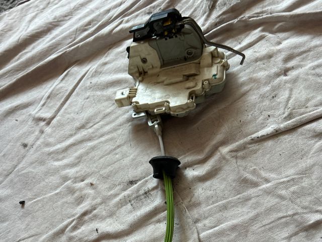 bontott AUDI A3 Jobb hátsó Ajtózár