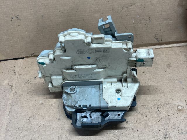 bontott AUDI A3 Jobb hátsó Ajtózár