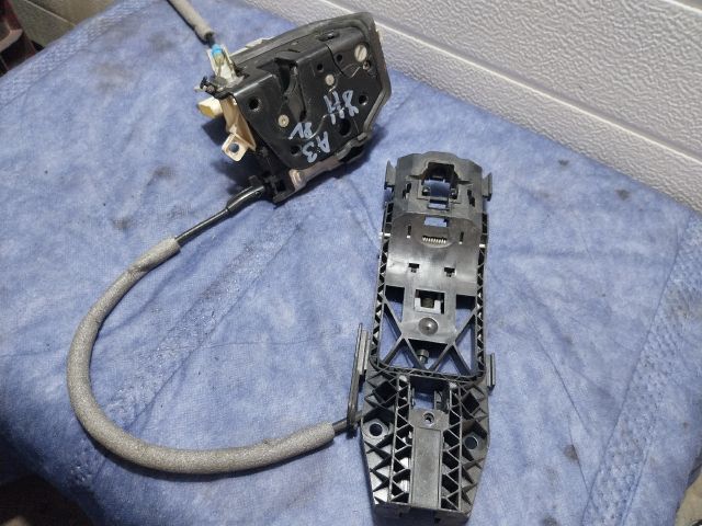 bontott AUDI A3 Jobb hátsó Ajtózár