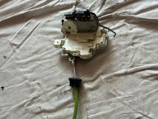 bontott AUDI A3 Jobb hátsó Ajtózár