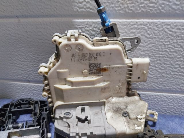 bontott AUDI A3 Jobb hátsó Ajtózár