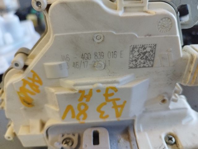 bontott AUDI A3 Jobb hátsó Ajtózár