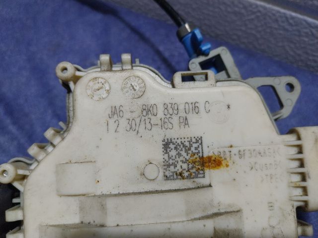 bontott AUDI A3 Jobb hátsó Ajtózár