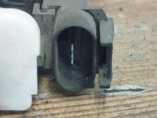 bontott AUDI A3 Jobb hátsó Ajtózár