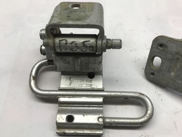 bontott AUDI A3 Jobb hátsó Alsó Zsanér