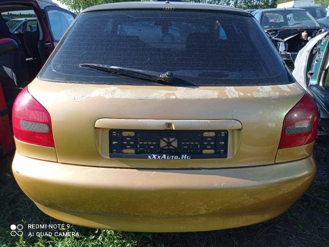 bontott AUDI A3 Jobb hátsó Hangszóró Burkolat