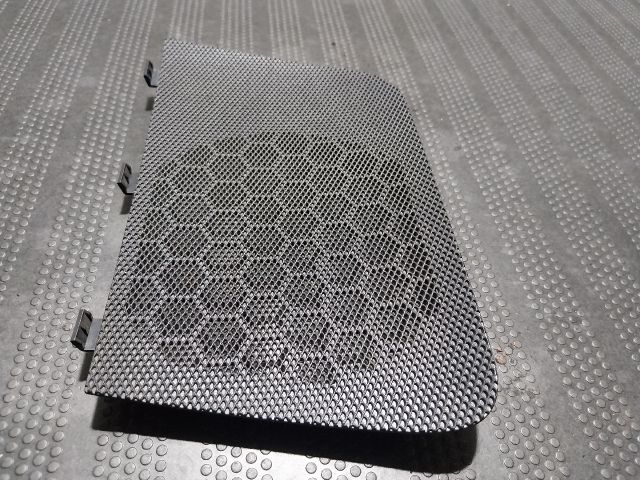 bontott AUDI A3 Jobb hátsó Hangszóró Burkolat