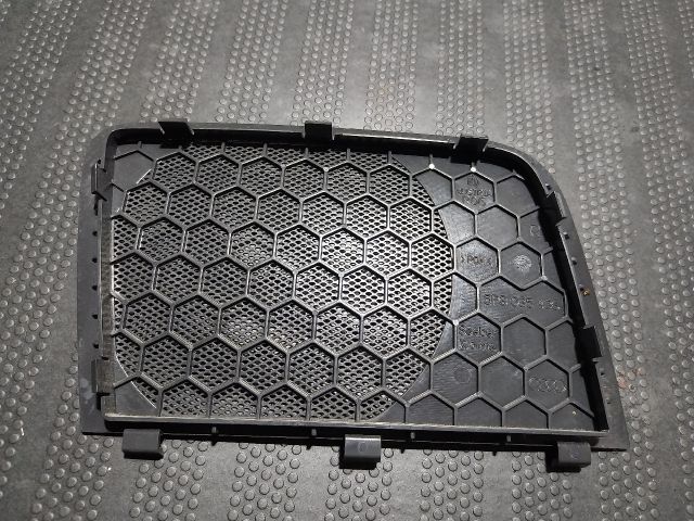 bontott AUDI A3 Jobb hátsó Hangszóró Burkolat