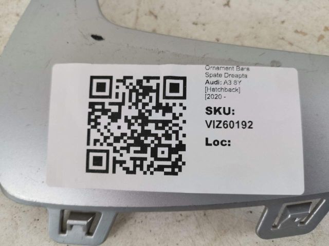 bontott AUDI A3 Jobb hátsó Lökhárító Díszléc