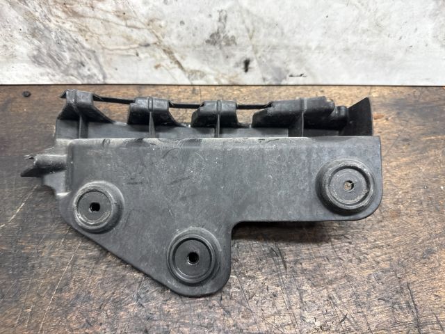 bontott AUDI A3 Jobb hátsó Lökhárító Tartó (Műanyag)