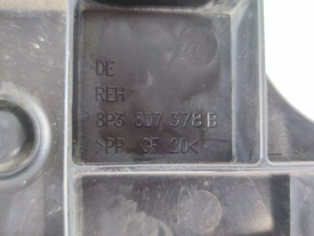 bontott AUDI A3 Jobb hátsó Lökhárító Tartó (Műanyag)