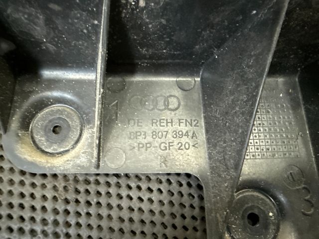 bontott AUDI A3 Jobb hátsó Lökhárító Tartó (Műanyag)