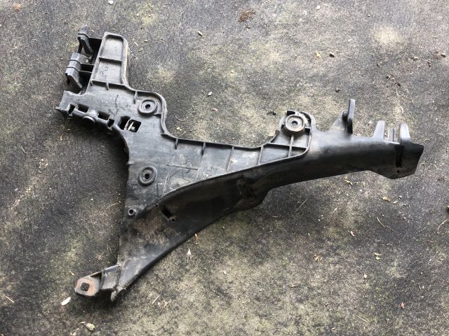 bontott AUDI A3 Jobb hátsó Oldal Lökhárító Tartó (Műanyag)