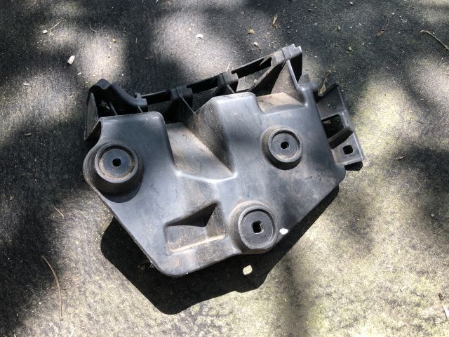 bontott AUDI A3 Jobb hátsó Oldal Lökhárító Tartó (Műanyag)