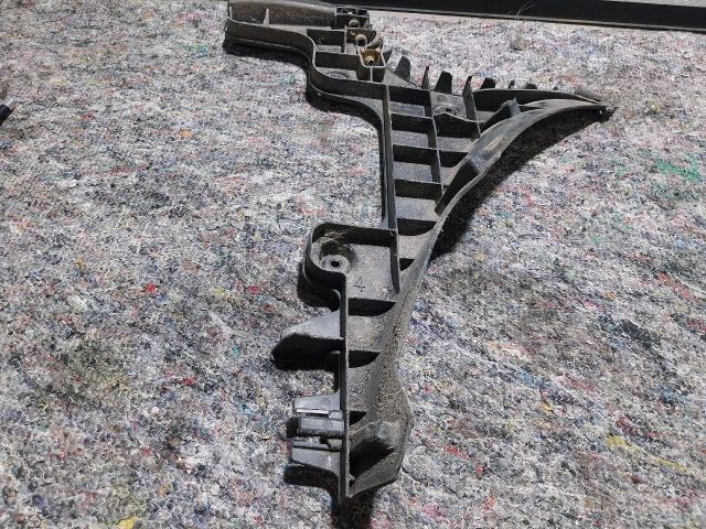 bontott AUDI A3 Jobb hátsó Oldal Lökhárító Tartó (Műanyag)