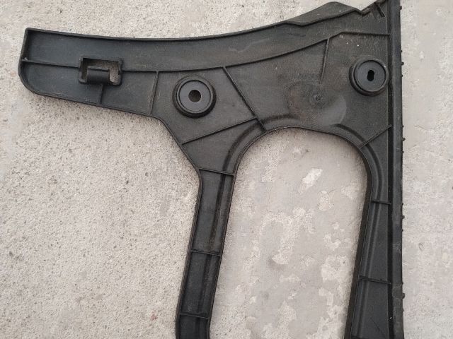 bontott AUDI A3 Jobb hátsó Oldal Lökhárító Tartó (Műanyag)