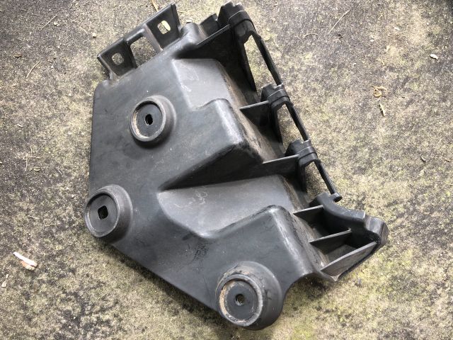 bontott AUDI A3 Jobb hátsó Oldal Lökhárító Tartó (Műanyag)