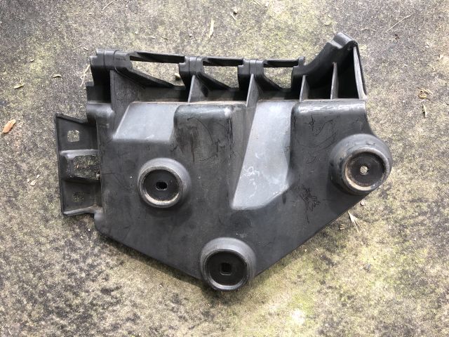 bontott AUDI A3 Jobb hátsó Oldal Lökhárító Tartó (Műanyag)