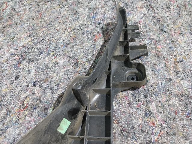 bontott AUDI A3 Jobb hátsó Oldal Lökhárító Tartó (Műanyag)