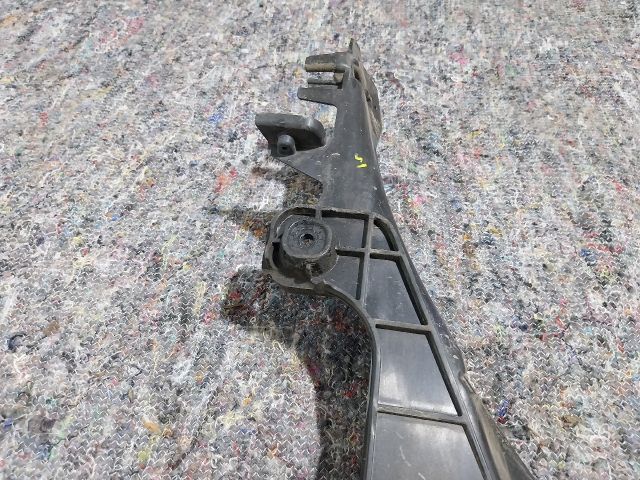 bontott AUDI A3 Jobb hátsó Oldal Lökhárító Tartó (Műanyag)