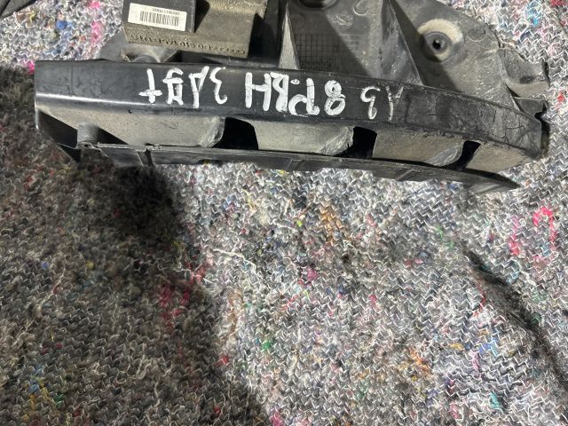 bontott AUDI A3 Jobb hátsó Oldal Lökhárító Tartó (Műanyag)