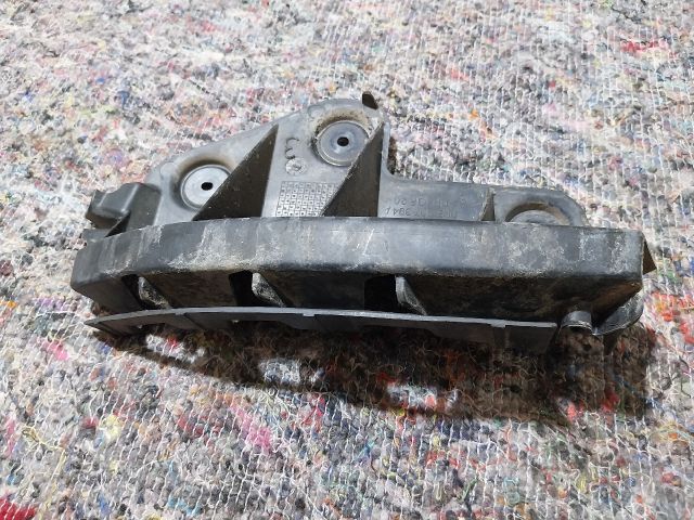 bontott AUDI A3 Jobb hátsó Oldal Lökhárító Tartó (Műanyag)