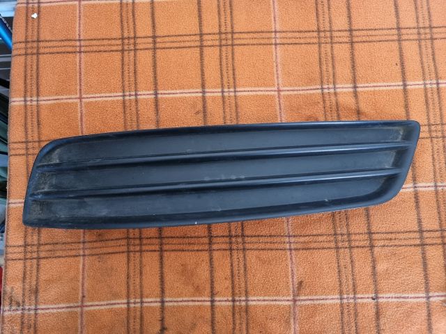 bontott AUDI A3 Jobb Ködlámpa Rács