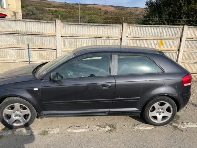 bontott AUDI A3 Jobb Ködlámpa Rács