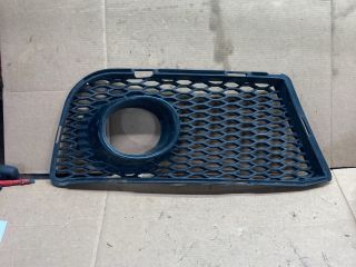 bontott AUDI A3 Jobb Ködlámpa Rács