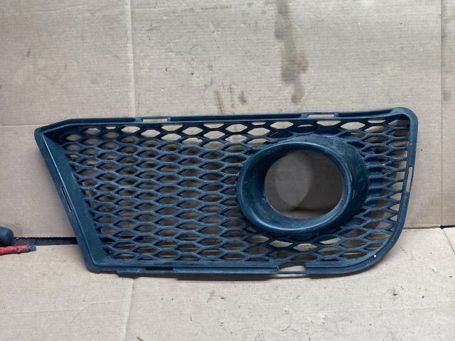 bontott AUDI A3 Jobb Ködlámpa Rács