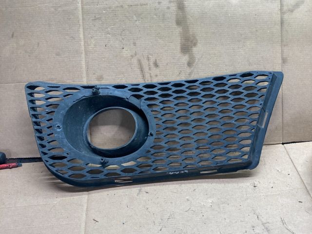 bontott AUDI A3 Jobb Ködlámpa Rács