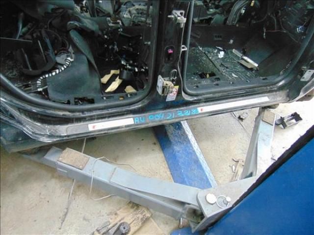 bontott AUDI A3 Jobb Küszöb