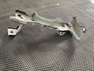 bontott AUDI A3 Jobb Sárvédő Oldaltartó