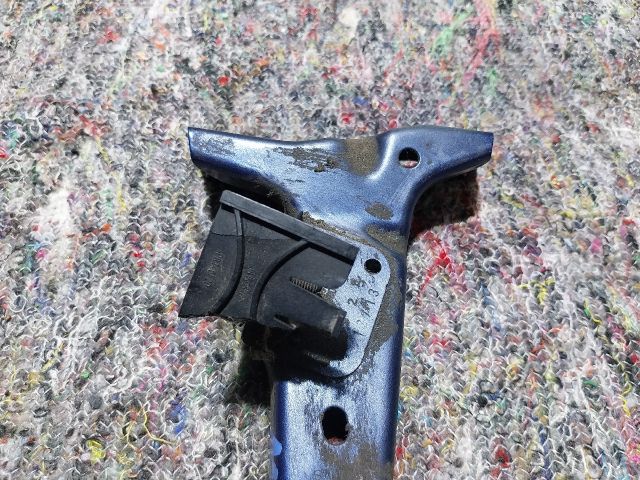 bontott AUDI A3 Jobb Sárvédő Oldaltartó