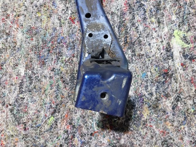 bontott AUDI A3 Jobb Sárvédő Oldaltartó