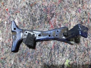 bontott AUDI A3 Jobb Sárvédő Oldaltartó