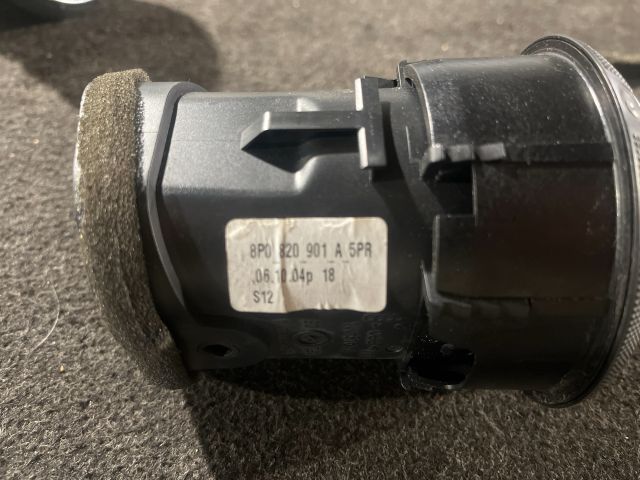 bontott AUDI A3 Jobb Szellőző