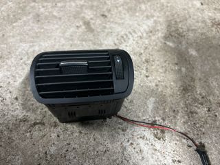 bontott AUDI A3 Jobb Szellőző