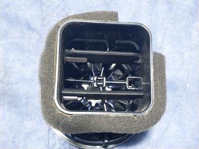 bontott AUDI A3 Jobb Szellőző