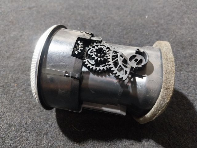 bontott AUDI A3 Jobb Szellőző