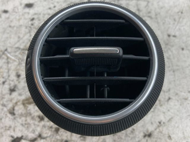 bontott AUDI A3 Jobb Szellőző